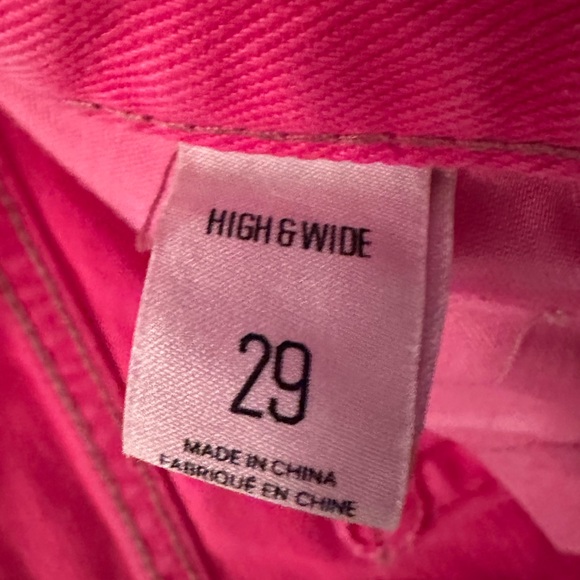URBAN OUTFITTERS high and loose jeans size 29 but fits small (bc its highrise) - Picture 4 of 6